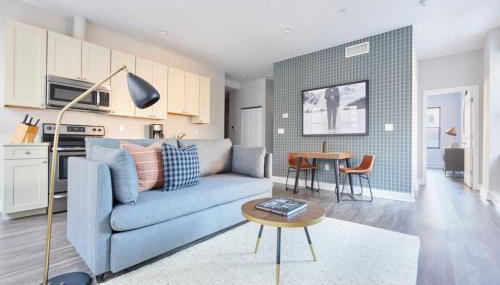 Bright FIDI 1 Bedroom Centrally Located - Photo 2