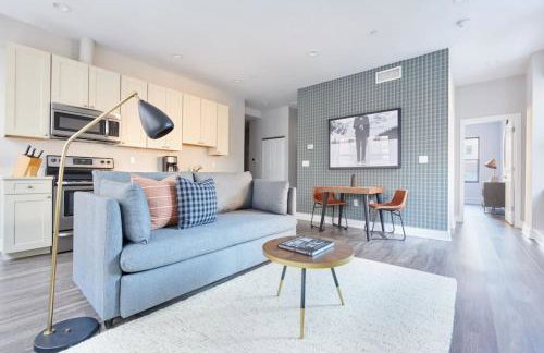 Bright FIDI 1 Bedroom Centrally Located - Photo 2