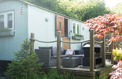 Shepherds Hut with Hot Tub - Foto 1