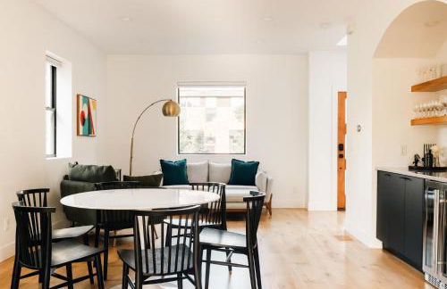 Colorful Sunnyside Escape - Walk to Dining & Parks - Foto 8