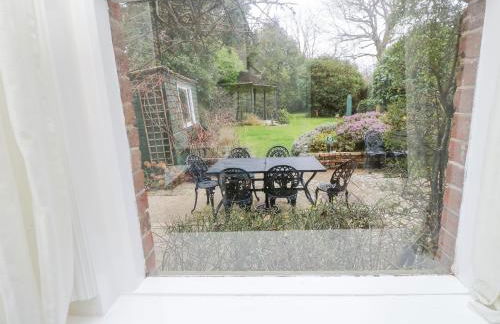 Framingham - Photo 14