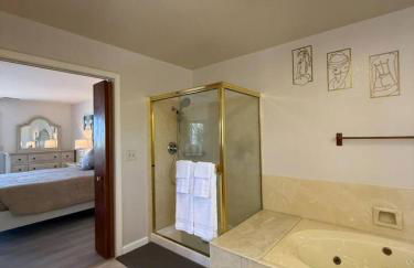 Newly Renovated Lakefront with Dock - Foto 24