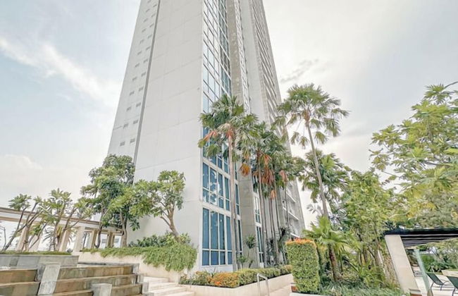 Restful And Simple 2Br At The Via And The Vue Apartment - Photo 32