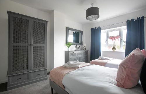 Ludlow Drive a 3 bed Contractor family Town house in melton Mowbray with Parking - Photo 4