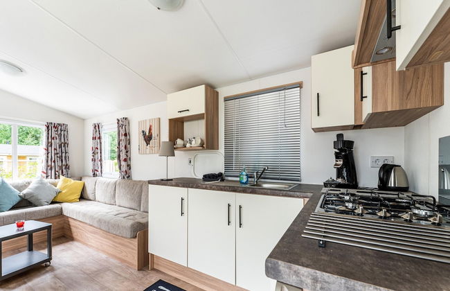 Relaxing Holiday Chalet by the Water in Grou - Foto 14