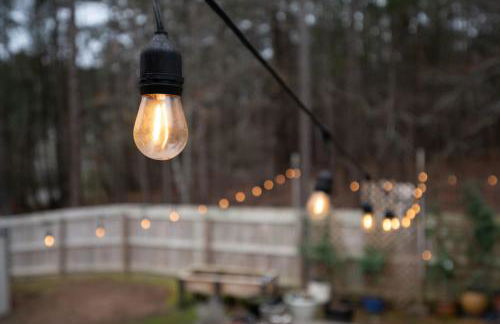 Tranquil Light-Filled Retreat 3BR Ranch - Photo 61