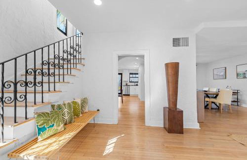 Sunny 4BR Getaway Pool & Private Guest Suite - Foto 18