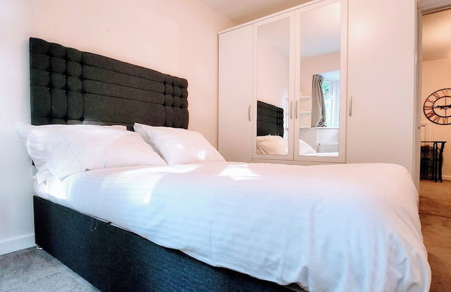 Camberley - 1-bed Annex - Sleeps 2 - Garden - Foto 2