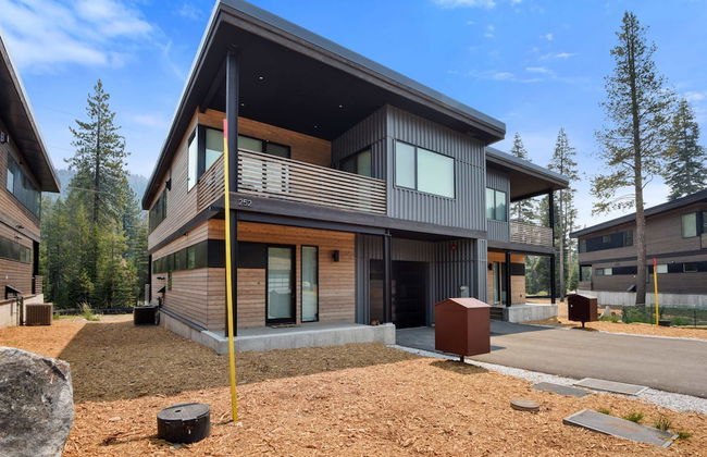 Enjoy Paradise Hot Tub, Bike & Beach Equipment! - Photo 1