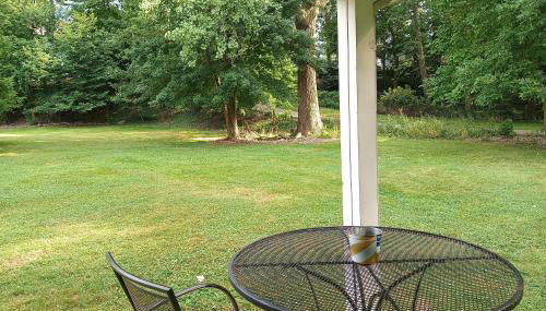 Eastlake Home with Patio Less Than 1 Mi to Lake Erie! - Foto 3