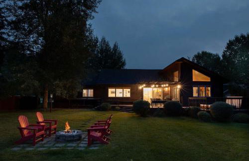 Alpine Highmark by KABINO Hot Tub Fire Pit Fully Fenced Backyard WiFi - Foto 13