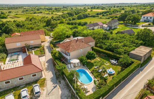 Four-Bedroom Holiday Home Lovinac With An Outdoor Swimming Pool 09 - Foto 21