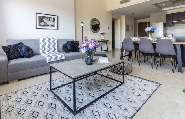 Top Rank 2BR in Trendy Jumeirah Village Triangle! - Photo 1