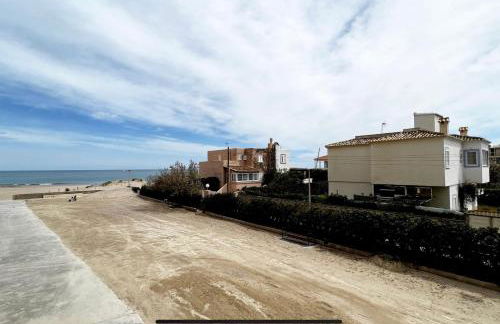 Beach Retreat - Photo 15