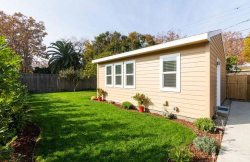 Modern Guesthouse w Private Patio and Hot Tub - Foto 13