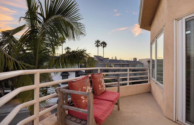 Shoreline Villa by Avantstay Steps to the Beach, Bay, & Pier! - Photo 40