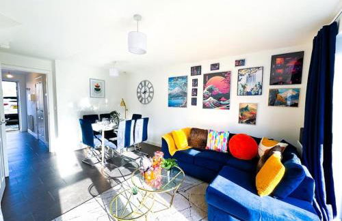 City Centre 3 Bedroom House Sleep upto 9 Guests with Garden and Parking - Foto 9