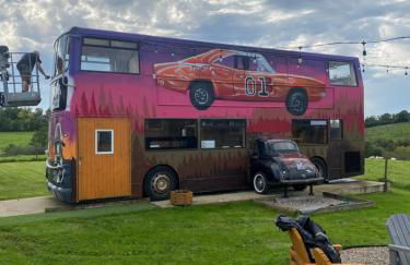 Sleeps 18 Double Decker Bus Hot Tub Sauna Cinema Pets - Foto 3