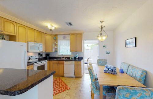 Blue Wave Villa East - Photo 10