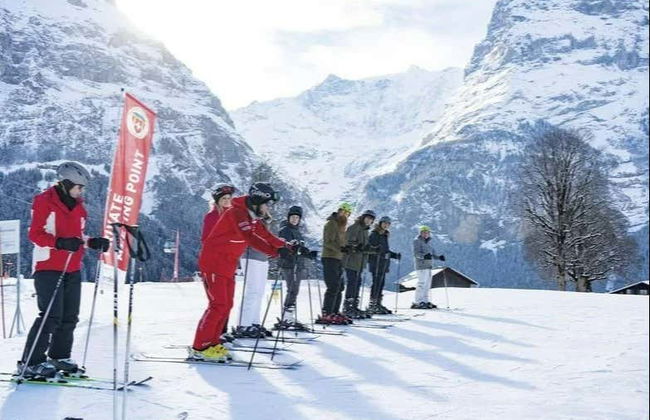 Day Trip to Grindelwald + Ski Class - Photo 1