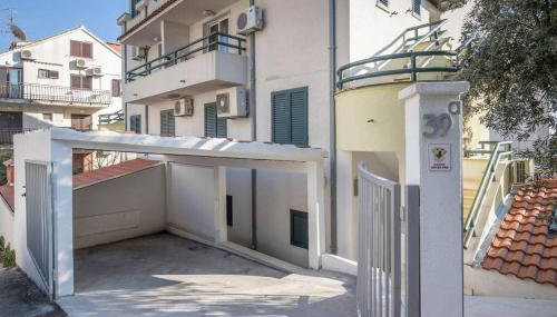 Luxury apartment Martinis with pool - Photo 2