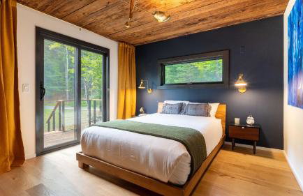 Modern Catskills Escape w Open Living Steam Shower Hot Tub w Mountain Views Minutes from Woodstock Trails Suncliff Vista - Foto 5