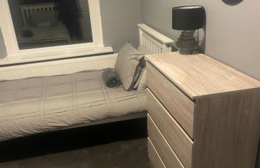 Affordable Luxury 3 Stunning Two Bed Apartment Sunderland close to City centre Hospital Crown Works Studio and Nissan - Foto 31