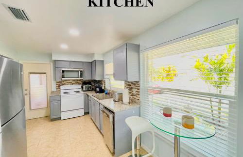 Family Fun-Prime Location Heated Pool Sleeps10 Villa - Foto 6