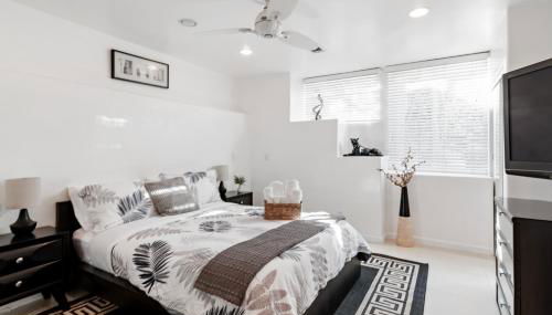 Quiet Home with Spectacular Scenic Mountain Views near Universal Studios Hollywood - Photo 4