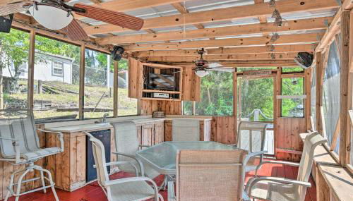 Peaceful Satsuma Escape with Dunns Creek Access - Foto 2