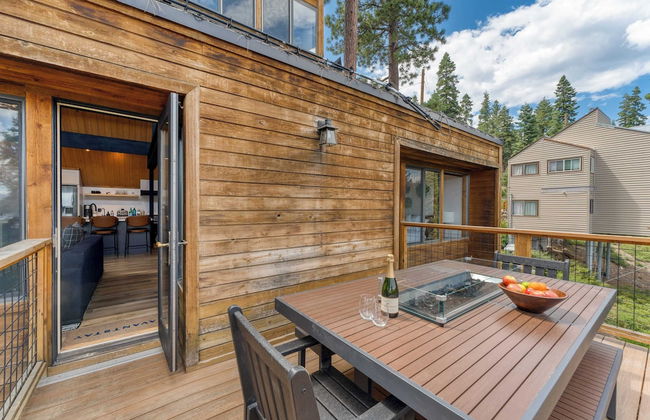 Lake View, Firepit, Game Room Remodeled Lake Tahoe Luxury Cabin by Avantstay - Foto 35