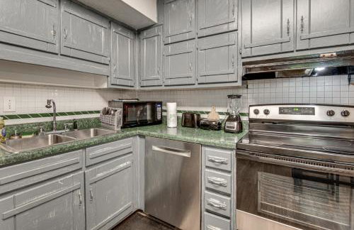 Easy Hwy Access to ATL: Work-Ready Riverdale Home - Foto 13