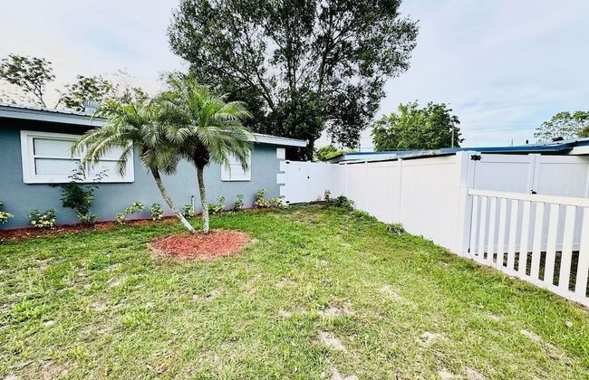 Tranquil Retreat King Bed Office Patio - Foto 13