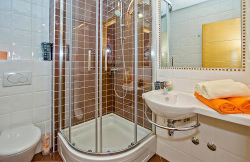 Island Hvar Seaside Villa Levanda with Beach, Pool & Seaview - Photo 42