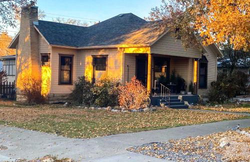 Lovely Montrose Home with Yard Walk to Dtwn and Park! - Foto 32