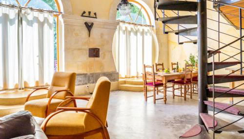 5 Family Apartments with Pool & Large Garden in Historic Pézenas Convent - Foto 2