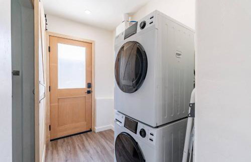 Downtown Bungalow -Duplex - EV Charger - Foto 66