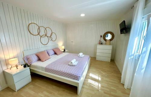 GATU Villa Serena piscina privada mayores de 25 años y familias - Foto 9