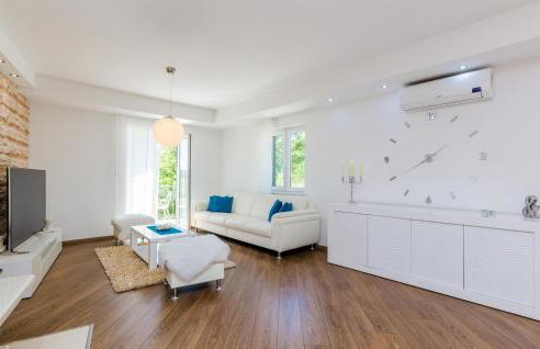 Beautiful Home In Gromaca With Wifi - Photo 33