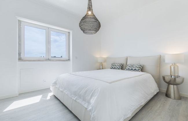 Luxurious Seaview Apartment in Estoril - Photo 10