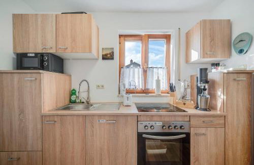 FEWO-LAVEES moderne zentrale FeWo nahe OMV Wacker Kliniken Burg -Eigener Eingang-Schlüsselloser Check in - Foto 3