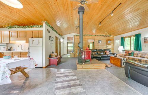 Michigan Retreat on 10 Acres Hike, Fish and Explore - Foto 7