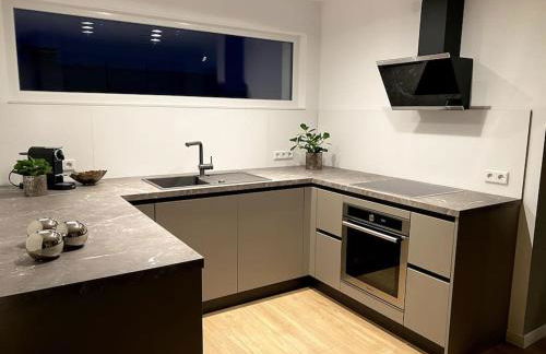 Airport-Messe Luxuswohnung, circa 10 Minuten entfernt 4 - Foto 2