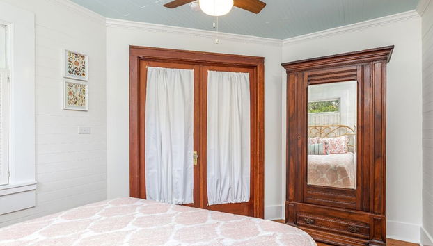 Coquina Cottage by Tybee Vacation Rentals - Photo 2, Chambre