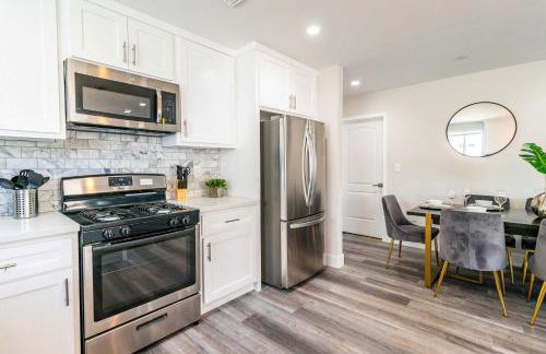 Modern 4BR Stay Premium Beds & Full Kitchen - Foto 23