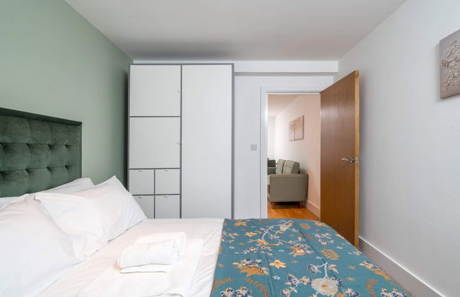 Stunning 3BD Flat, Parking, Sleeps Six, Near Park - Foto 5