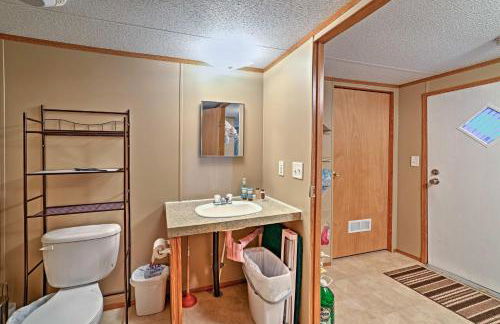 Waterloo Home with Fire Pit - half Mi to Boat Ramp! - Foto 30