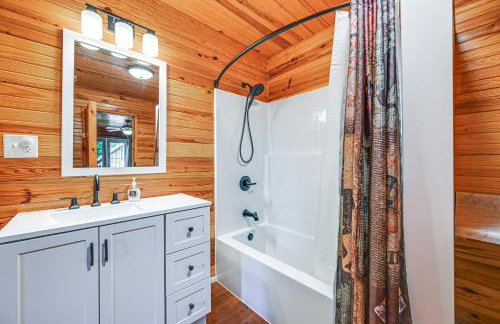 Kentucky Group Getaway with Dock and Lake Access - Foto 15