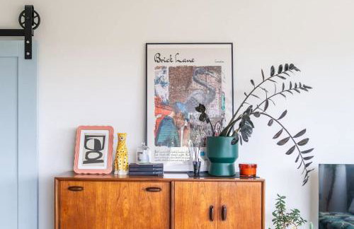 Boutique Brick Lane 2-Bed, Colourful City Vibes - Foto 16