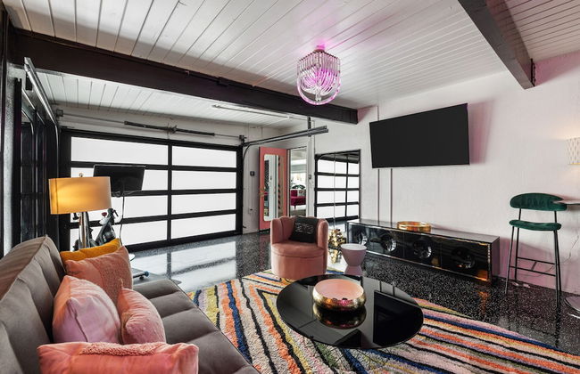 The Beverly - Photo 20